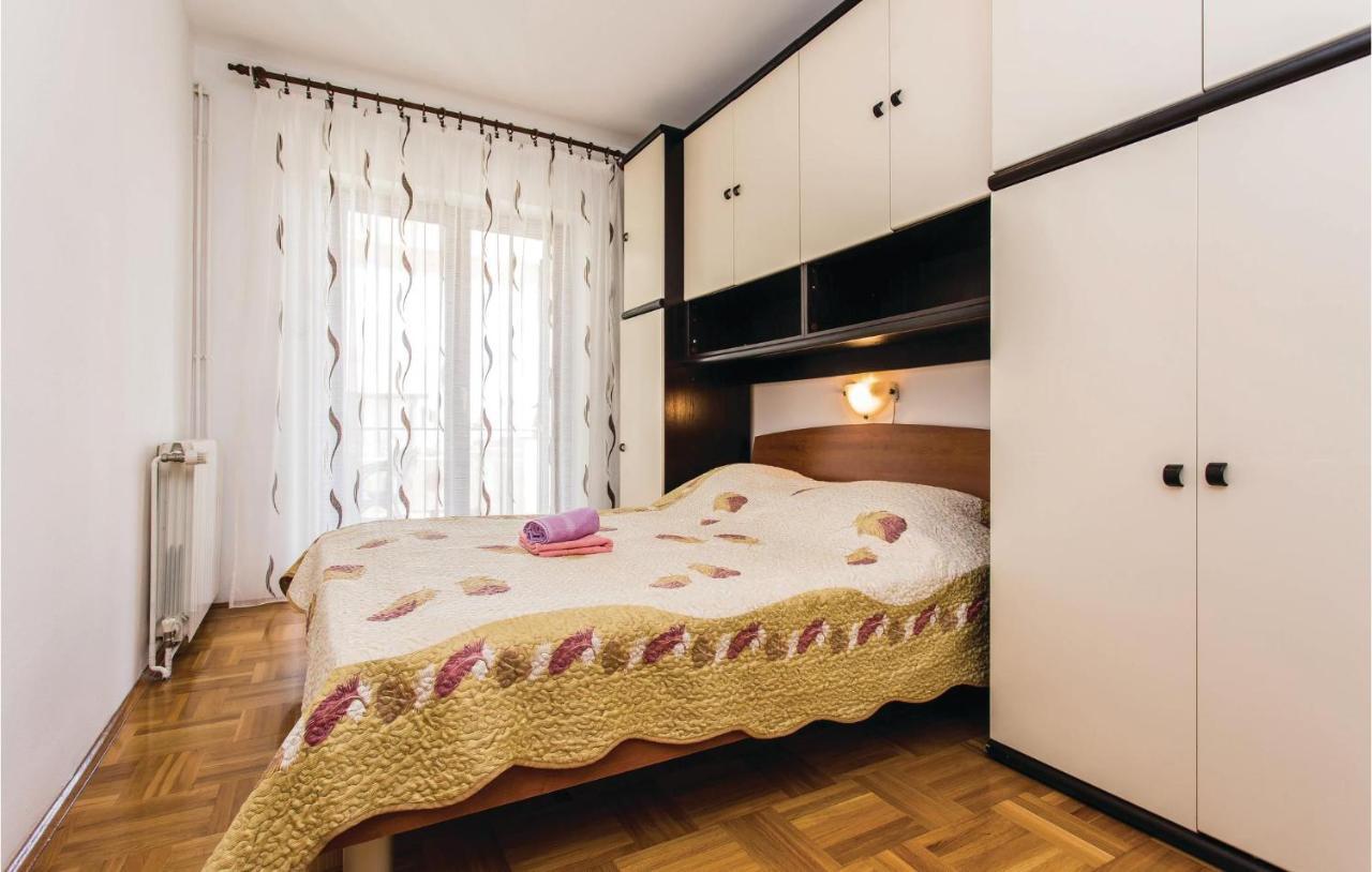 Stunning Apartment In Krk With Kitchen Кърк Екстериор снимка